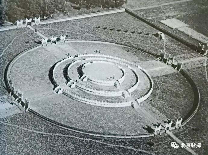 1933年，天坛圜丘