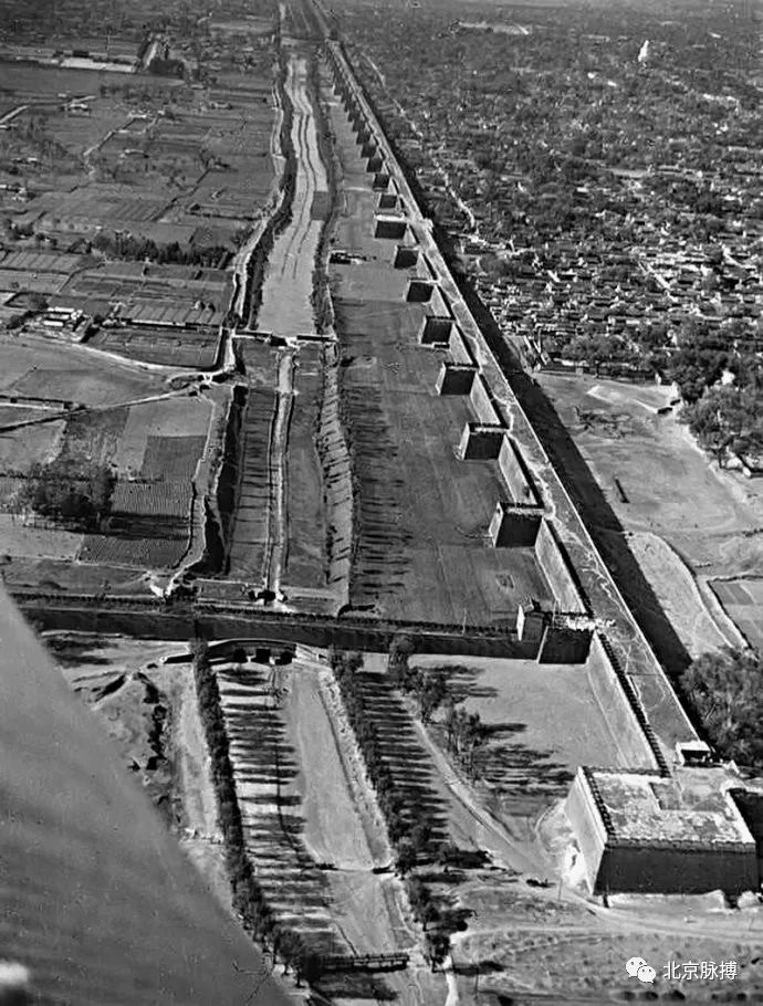 1933年，内城西垣、京城西侧内外城结合部碉楼、内城西南角楼城台、内城西护城河