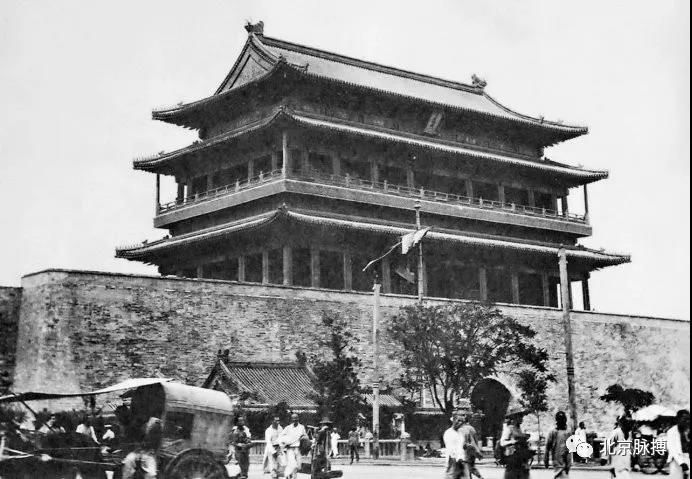 1917年，正阳门城楼西南面