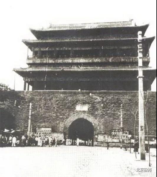 1936年，宣武门城楼南面，瓮城和箭楼城台已拆除