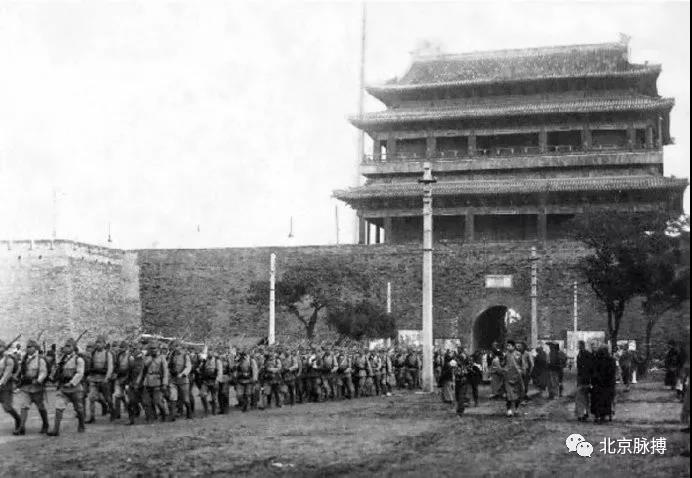 1937年，宣武门城楼南面，七七事变日军侵入北平