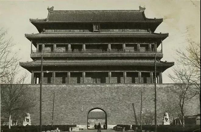 1920年，正阳门城楼南面