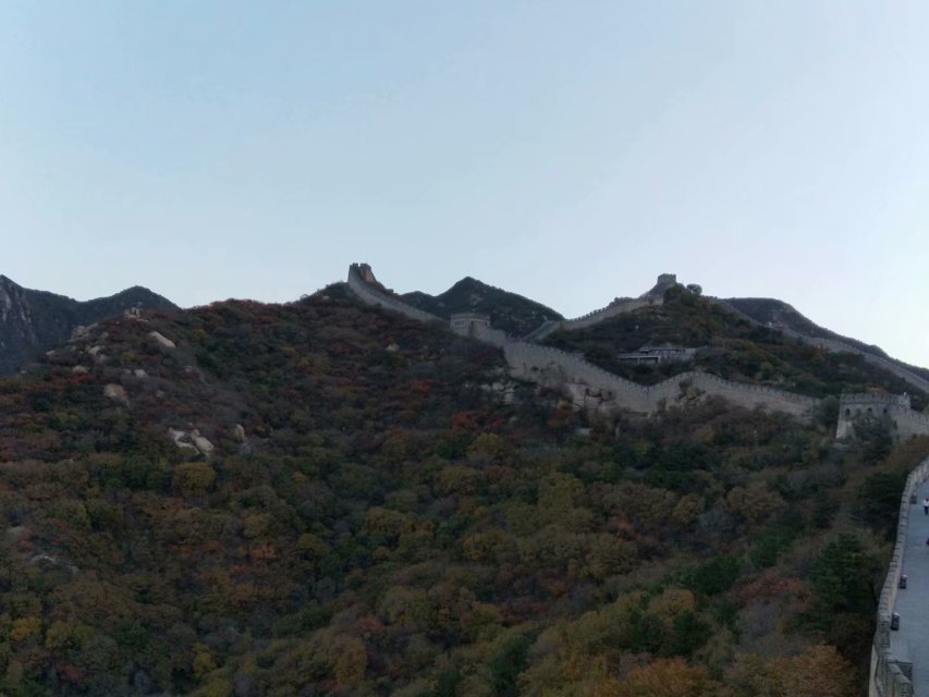 爬八达岭长城；拍摄日期：2018年10月6日。