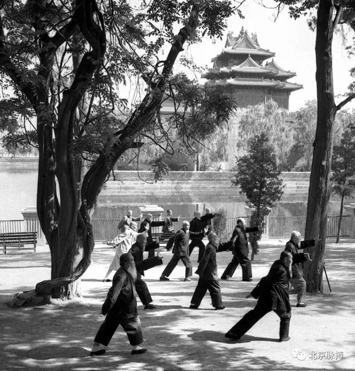 1959年，景山晨练的老人