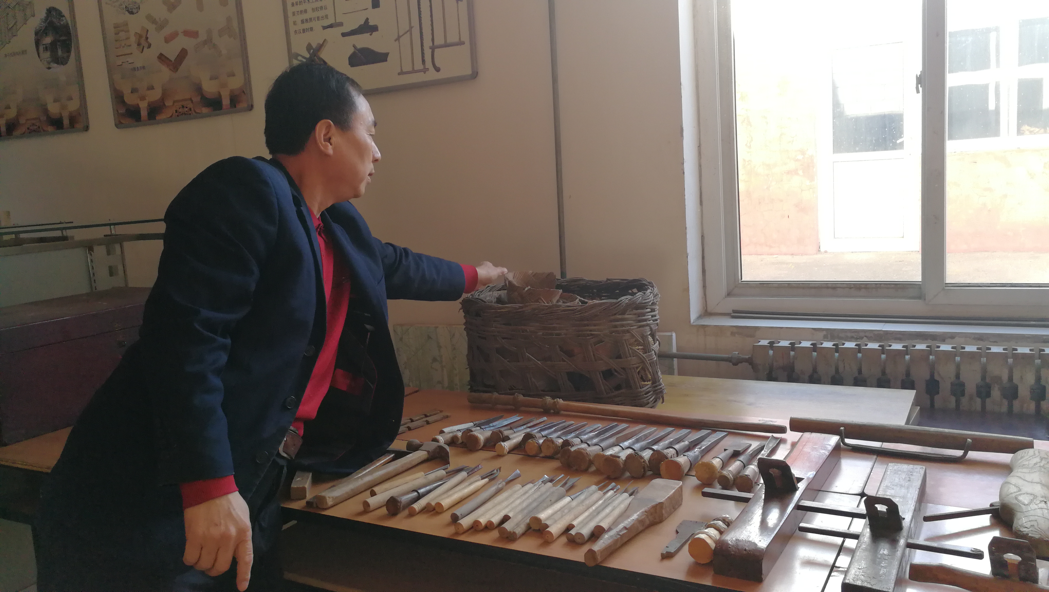 杨镇民俗博物馆木艺藏品，讲解人：陈玉旺。