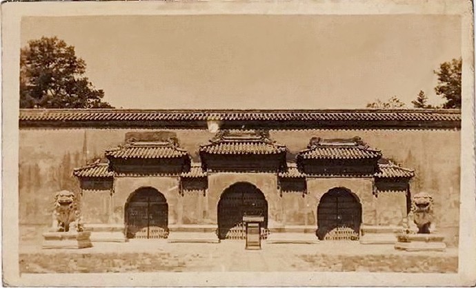 1910s,景山壽皇殿宮門(磚城門) 明信片。